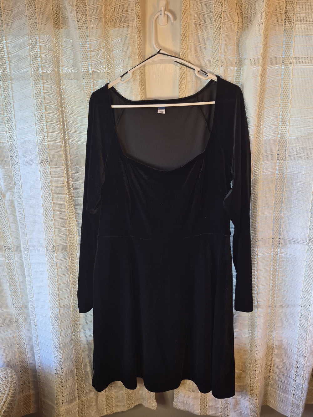 Old Navy Black Velvet Long-Sleeve Scoop Dress Size XL